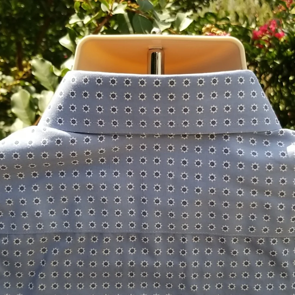 Banana Republic Non Iron Slim Fit Blue Geometric Button Front Shirt Mens Medium